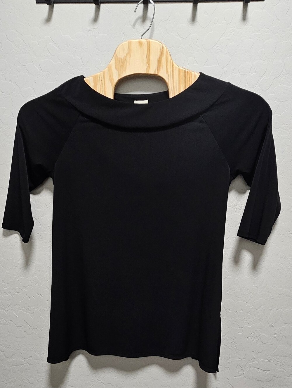 Chico's Black Cowl Neck Top Size 1 (US M) 3/4 Sleeve Side Slits